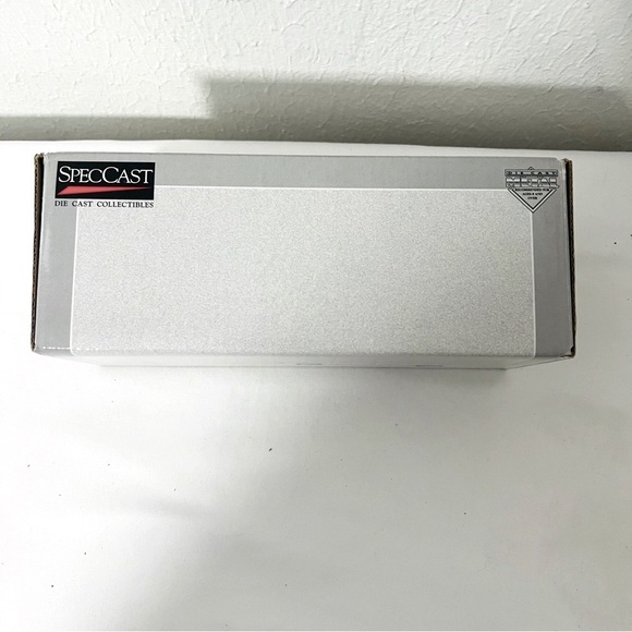 Vintage Limited Edition Die Cast Metal 1967 Chevrolet Pickup Blue Collectible - Picture 3 of 8